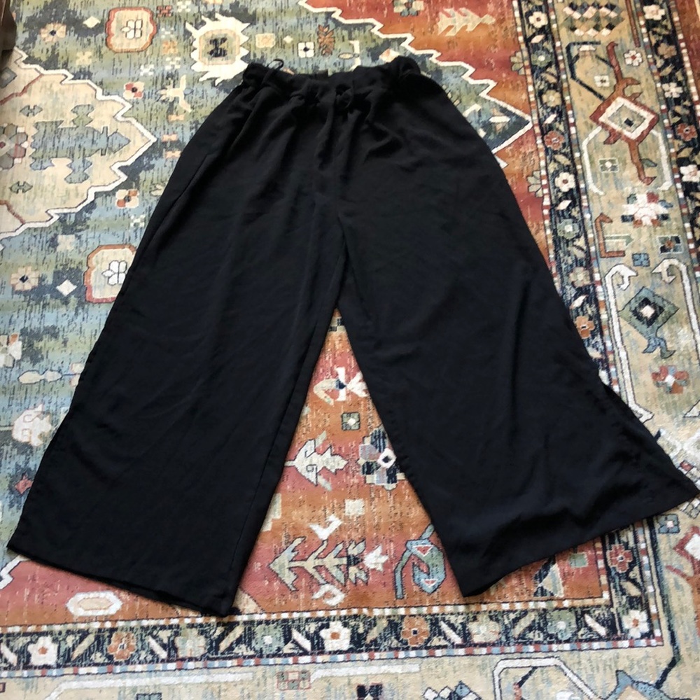 *SHEIN* Wide Leg Black Chiffon Pants (Size L)